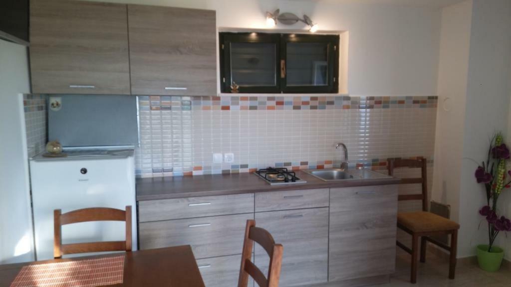 Stone House Stella Maris Apartment Jezera Bagian luar foto